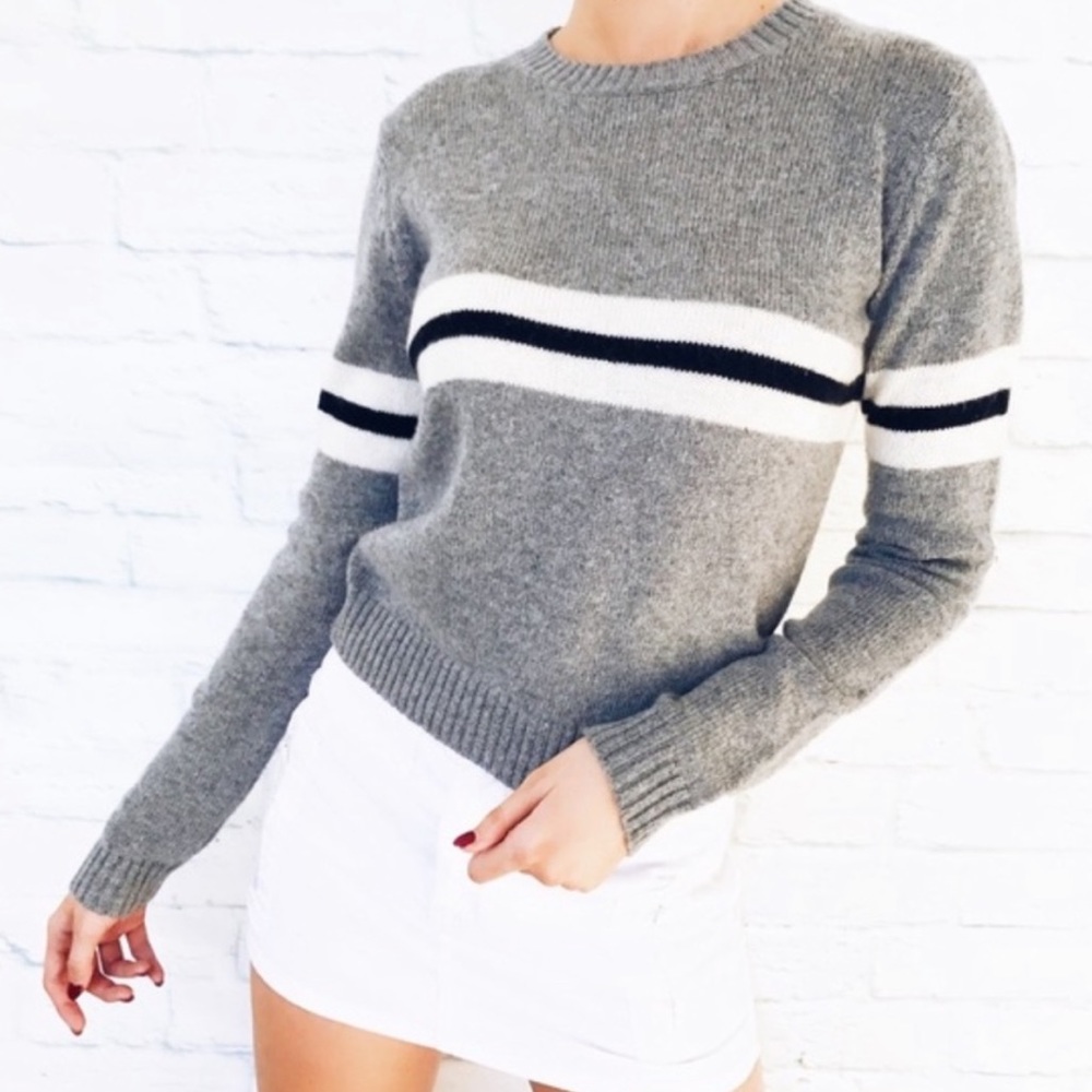 Brandy Melville One Size Grey Sweater